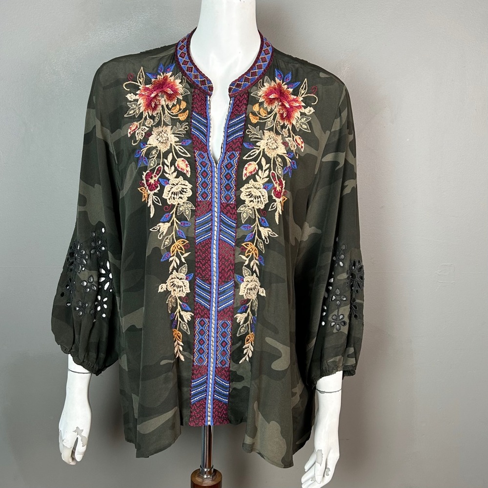 Johnny Was Workshop Silk Camo Embroidered Top Large Eyelet Blouse Green Floral